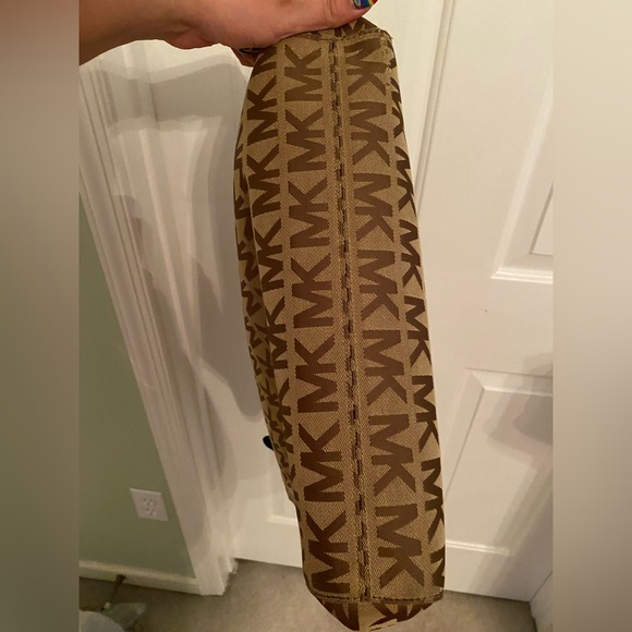 Michael Kors Tote w/ Green Straps - Picture 7 of 12